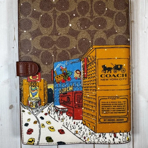 🦖☃️ COACH Holiday Notebook in Signature Canvas with Rexy & Snowman ☃️🦖 - Picture 4 of 13